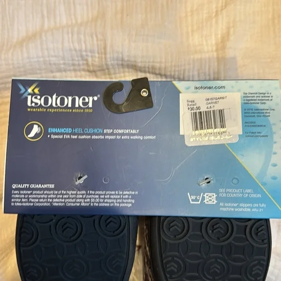 NWT isotoner Woman's Diamond Sweater Knit Clog Slippers | Size SM 6.5-7 - Picture 4 of 8